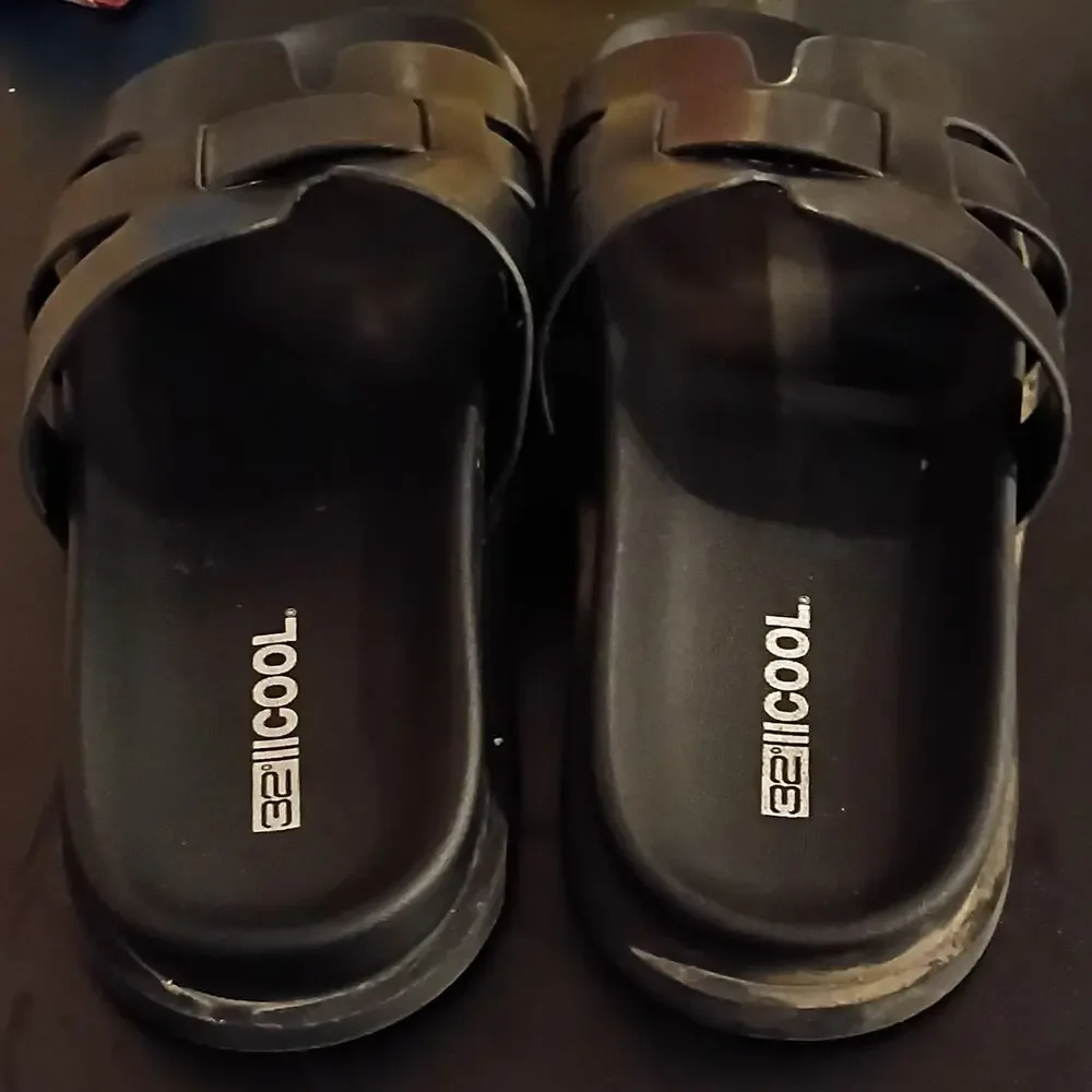 Cool Men's Black Faux Leather Slide Sandals Slip-On Logo Accent US 9 No Box
